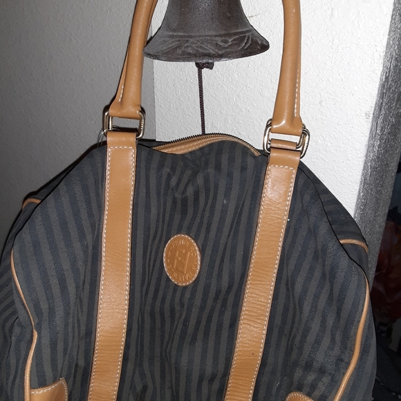LADIES VINTAGE HANDBAG BY FENDI